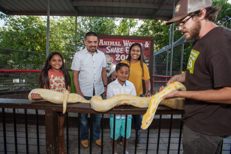 Animal Encounters - Zoo & Snake Farm New Braunfels